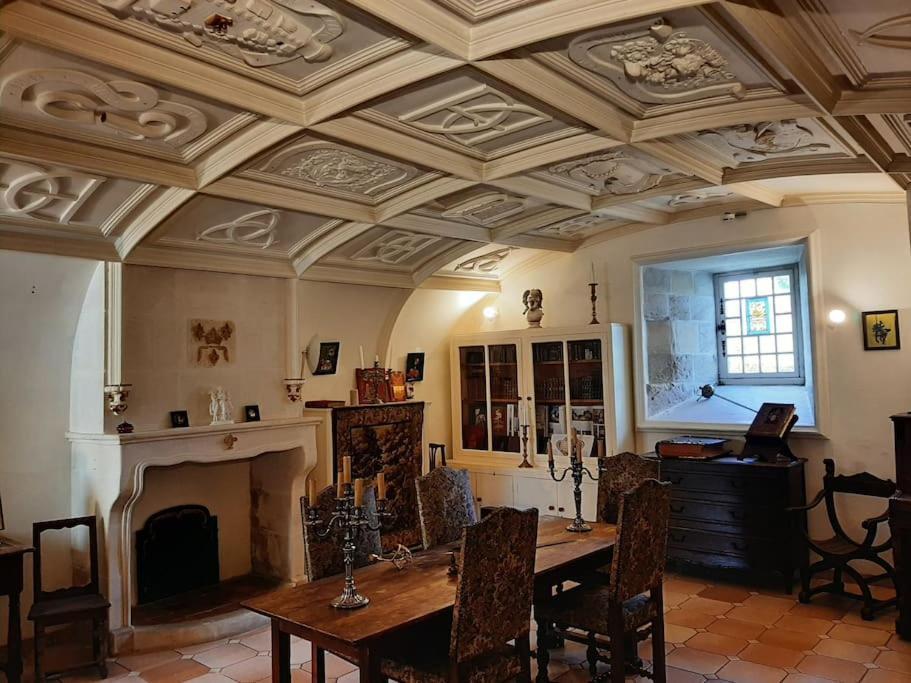 Saint-Pierre-de-l'Isle Chateau De Mornay מראה חיצוני תמונה