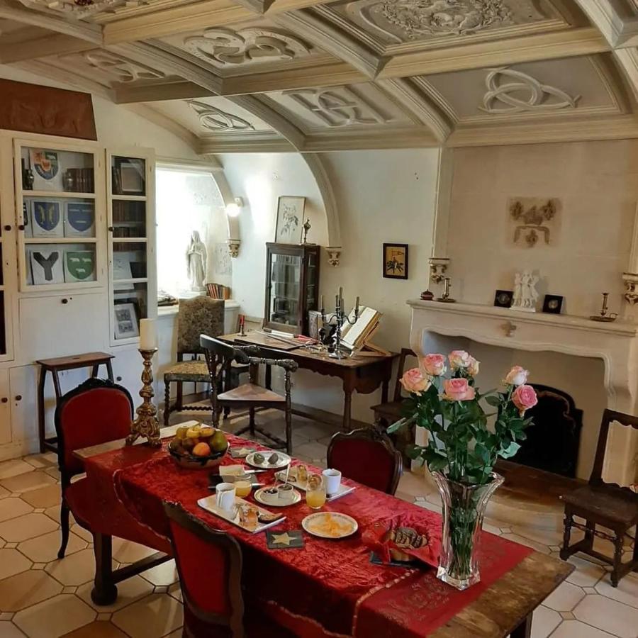 Saint-Pierre-de-l'Isle Chateau De Mornay מראה חיצוני תמונה