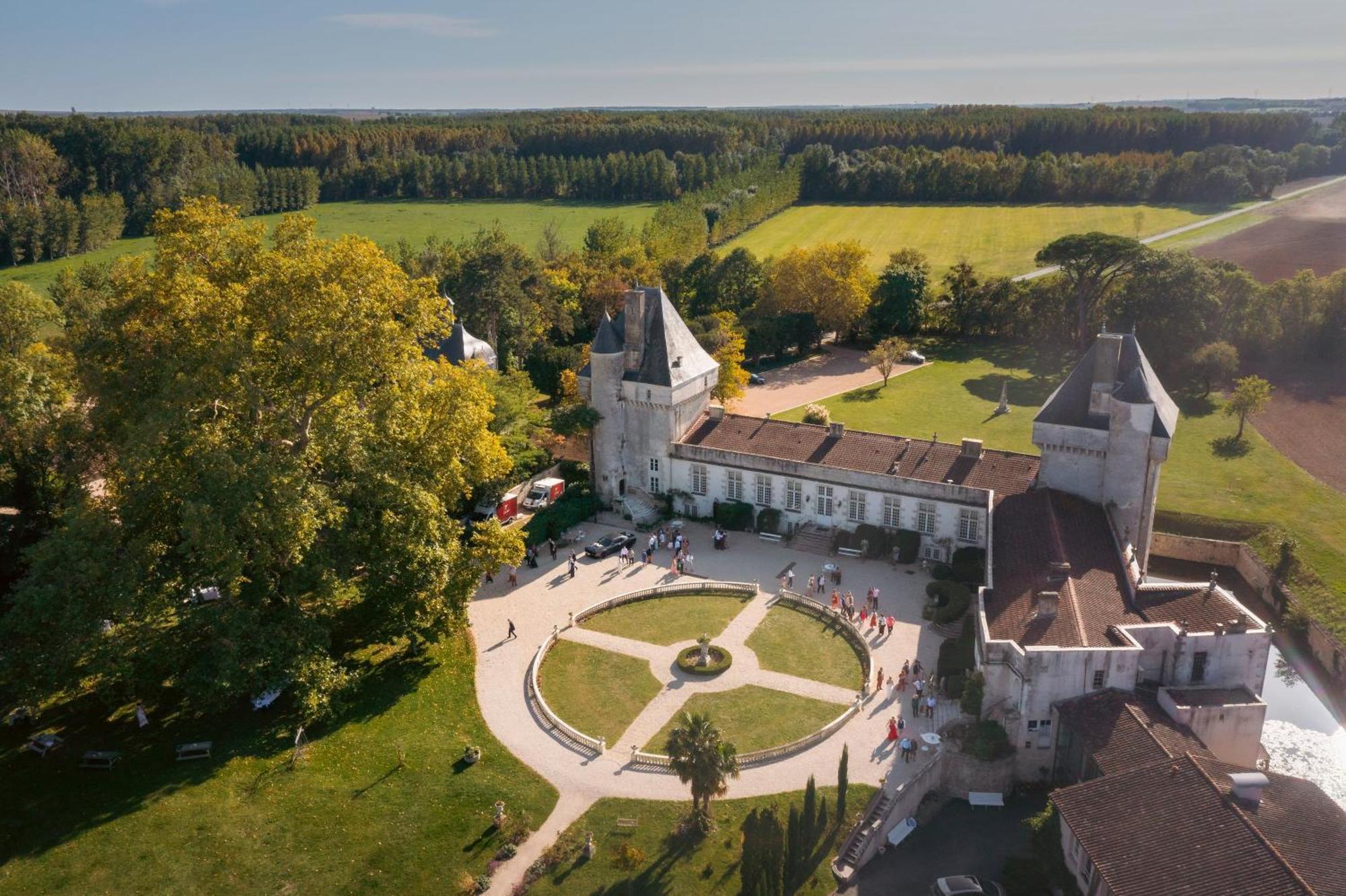 Saint-Pierre-de-l'Isle Chateau De Mornay מראה חיצוני תמונה